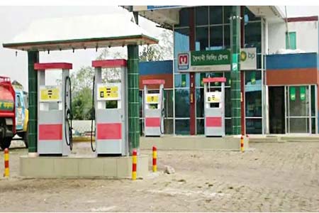 পাম্প ম্যানেজারের উপর যুবদল কর্মীর হামলা