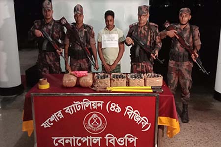 বেনাপোল সীমান্তে থেকে বিপুল পরিমাণ মাদক উদ্ধার আটক ১ 