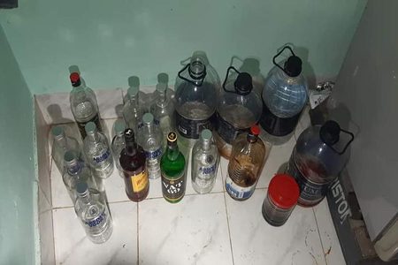 ভারতের বিহারে বিষাক্ত মদ পানে ৩৭ জনের মৃত্যু