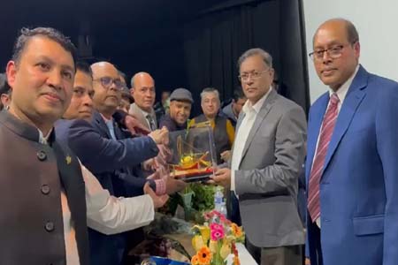 দেশকে মর্যাদার আসনে