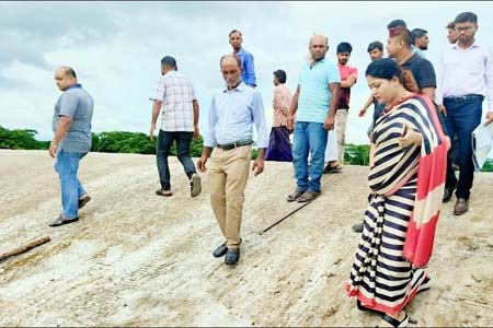 ভবন নির্মাণে অনিয়ম, ভেঙ্গে নতুন করে নির্মাণের নির্দেশ দিলেন ইউএনও