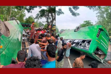 সীতাকুণ্ডে নিয়ন্ত্রণ হারিয়ে যাত্রীবাহী বাস উলটে নিহত ১, আহত ৬