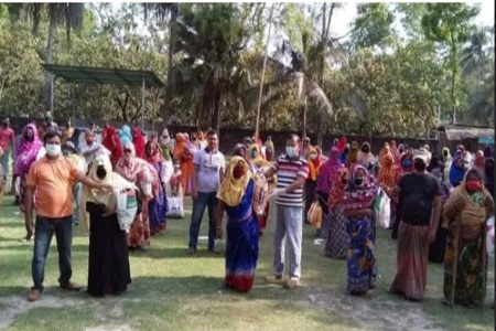 শার্শার বাগআঁচড়ায় ১শত২০পরিবারের মাঝে বিভিন্ন খাদ্য দ্রব্য সামাগ্রিক ক্যাম্পেইন উদ্বোধন