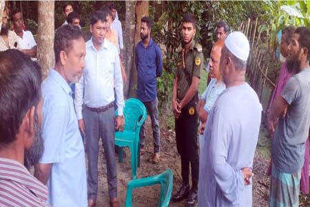 সরকারী খাল দখল করে ভরাট