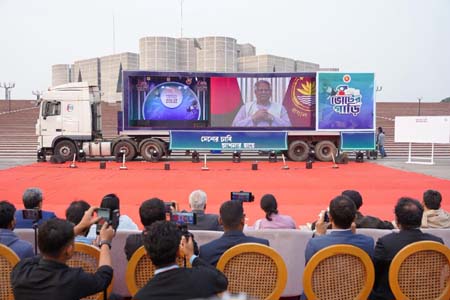 ভোটের গাড়ি সুপার ক‍্যারাভান