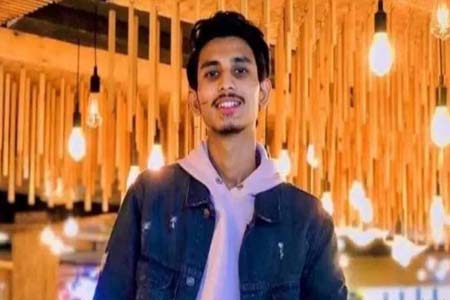 প্রাইভেটকার উল্টে তরুণের মৃত্যু