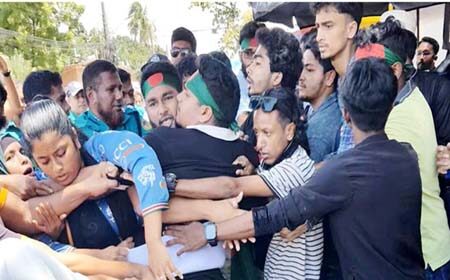 পুলিশের বিরুদ্ধে মামলা দায়ের
