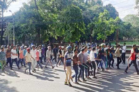 ছাত্রলীগের হামলায় আহত