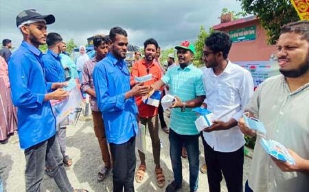 ছাত্রদলের মাক্স বিতরণ