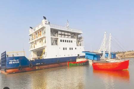 চট্টগ্রাম-সন্দ্বীপ নৌপথে ফেরি
