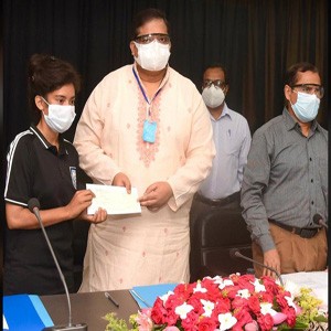 ফুটবলার উন্নতি খাতুনকে চেক