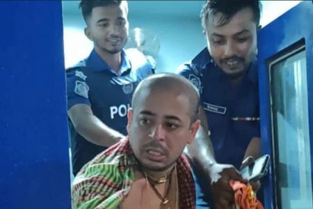মায়ের শেষকৃত্য শেষে ফের কারাগারে চিন্ময় কৃষ্ণ দাস ব্রহ্মচারী