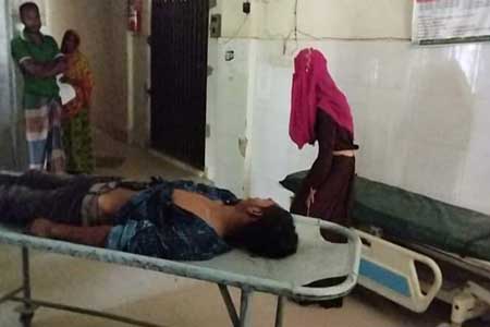 প্রেমিকার সামনেই ট্রেনের নিচে