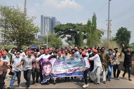 সিএমপির পাঁচলাইশের অভিযানে গ্রেফতার তিন; নগরে লাল টুপিতে ‘নিষিদ্ধ’ আওয়ামী লীগের বিক্ষোভ মিছিল