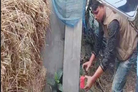 বেনাপোল থেকে অবিস্ফোড়িত ১০টি ককটেল উদ্ধার