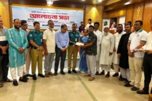 নিরাপদ সড়ক নিশ্চিত করতে সম্মিলিতভাবে কাজের আহ্বান বিভাগীয় কমিশনারের