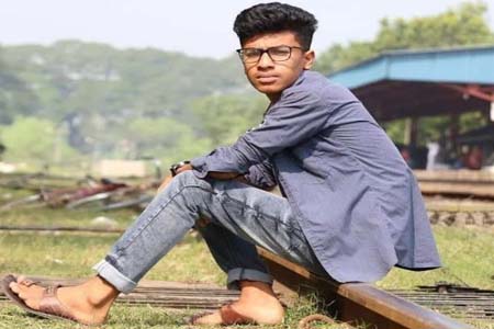 মুখোমুখি সংঘর্ষে কলেজ ছাত্রের মৃত্যু