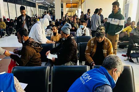 লিবিয়া থেকে ফিরেছে