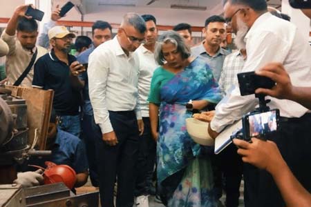 টঙ্গীতে শারীরিক প্রতিবন্ধী সুরক্ষা ট্রাস্ট, মৈত্রী শিল্প পরিদর্শন