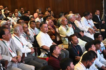 জাসাসের সাংস্কৃতিক আয়োজনে দর্শক সারিতে প্রধানমন্ত্রী