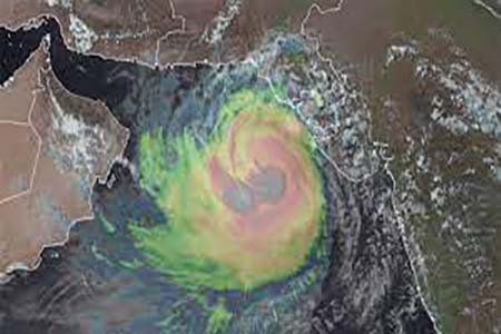 শক্তিশালী ঘূর্ণিঝড় বিপর্যয়