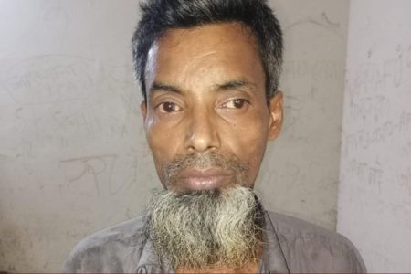 পুলিশের হাতে ধরা একাধিক মামলার সাজাপ্রাপ্ত আসামি গ্রেফতার 