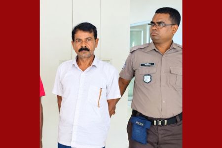 মাদারীপুরের ডাসারে সন্ত্রাসবিরোধী মামলায় আ.লীগ নেতা গ্রেফতার