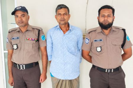 ডাসারে পরকীয়ার জেরে স্ত্রীকে শ্বাসরোধে হত্যার অভিযোগ, প্রধান আসামি স্বামী গ্রেপ্তার
