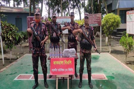 অভিযানে ১০ বোতল মদসহ প্রায় ১০ লক্ষ টাকার ভারতীয়