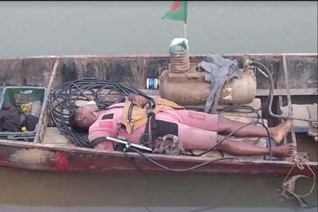 মাছ শিকারে গিয়ে লাশ হলেন যুবক