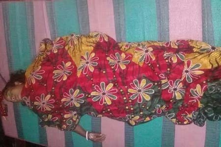 সাপের কামড়ে গৃহবধুর মৃত্যু