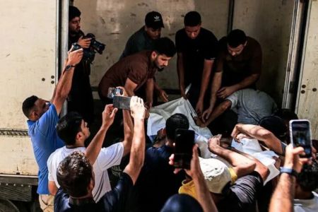 গাজার ধ্বংসস্তূপে মিলল আরও ১৭ ফিলিস্তিনির লাশ, ধীরগতিতে চলছে উদ্ধারকাজ
