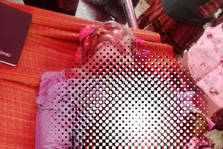নওগাঁর মান্দায় সড়ক দুর্ঘটনা প্রাণ হারালেন ভ্যানচালক