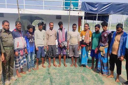 সুন্দরবনে হরিণ শিকারি ফাদঁসহ আটক ১০