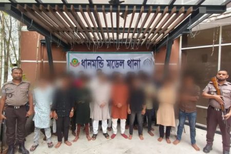 রাজধানীতে কার্যক্রম নিষিদ্ধ আ. লীগের ৩২ নেতাকর্মী গ্রেপ্তার