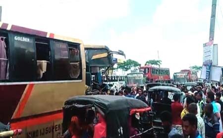 মহাসড়কে দূর্ঘটনায়
