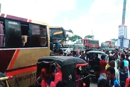মহাসড়কে দূর্ঘটনায়