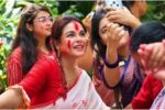 দশমীতে ঢাকেশ্বরী মন্দিরে সিঁদুর খেলায় মাতলেন শাওন