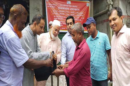 ধামইরহাটে খাদ্য অধিদপ্তর কর্তৃক ওএমএস এর চাল বিতরণ উদ্বোধন