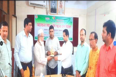ধামইরহাটে জাতীয় যুব দিবসে সফল যুব সংগঠকদের সংবর্ধনা ও ঋণ বিতরণ