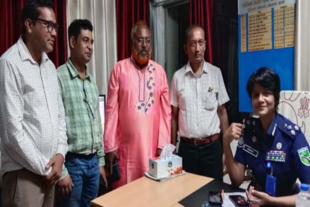 সড়ক ব্যবস্থাপনা নিয়ে সাংবাদিকদের সাথে হাইওয়ে ডিআইজি সালমা বেগমের মতবিনিময়