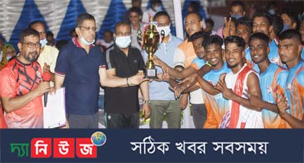 জেলা প্রশাসক বনাম জেলা ও দায়রা জজ একাদশ প্রীতি ফুটবল টুর্নামেন্ট ।