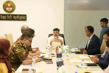 আসন্ন বর্ষা মৌসুমে জলাবদ্ধতা-ডেঙ্গু মোকাবিলায় ক্র্যাশ প্রোগ্রামে যাচ্ছে ডিএনসিসি