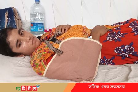 স্বামী স্ত্রীকে পিটিয়ে ভেঙ্গে দিল হাত