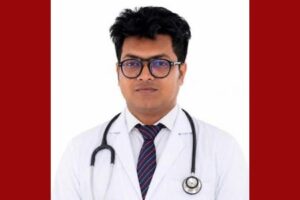 চিকিৎসায় দক্ষতা ও আন্তরিকতায় ঝিকরগাছায় প্রশংসিত ডা. হাসান আরিফুর রহমান