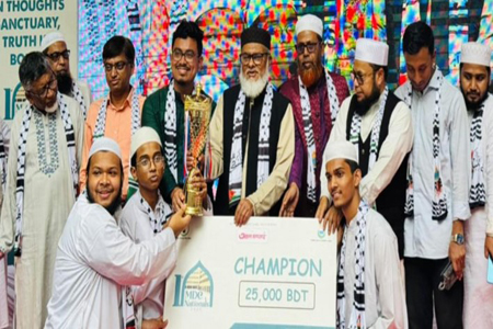 মাদরাসার শিক্ষার্থীদের এগিয়ে আসতে হবে