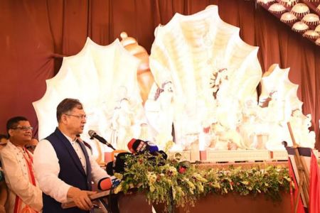 সর্বোচ্চ নিরাপত্তা ও উৎসবমুখর পরিবেশে দুর্গাপূজা উদযাপন হচ্ছে: স্বরাষ্ট্রমন্ত্রী