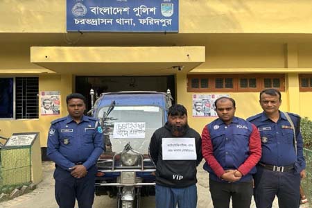 ২৪ ঘন্টার মধ্যে চোর সহ ইজিবাইক উদ্ধার করল চরভদ্রাসন থানা পুলিশ