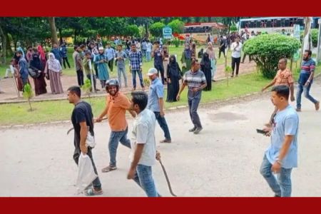 ইবিতে ছাত্রদল-শিবির সংঘর্ষ, অস্ত্রধারী ১৯ বহিরাগত শনাক্ত