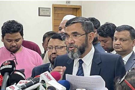 সরকারি পদে থেকে কেউ নির্বাচনে